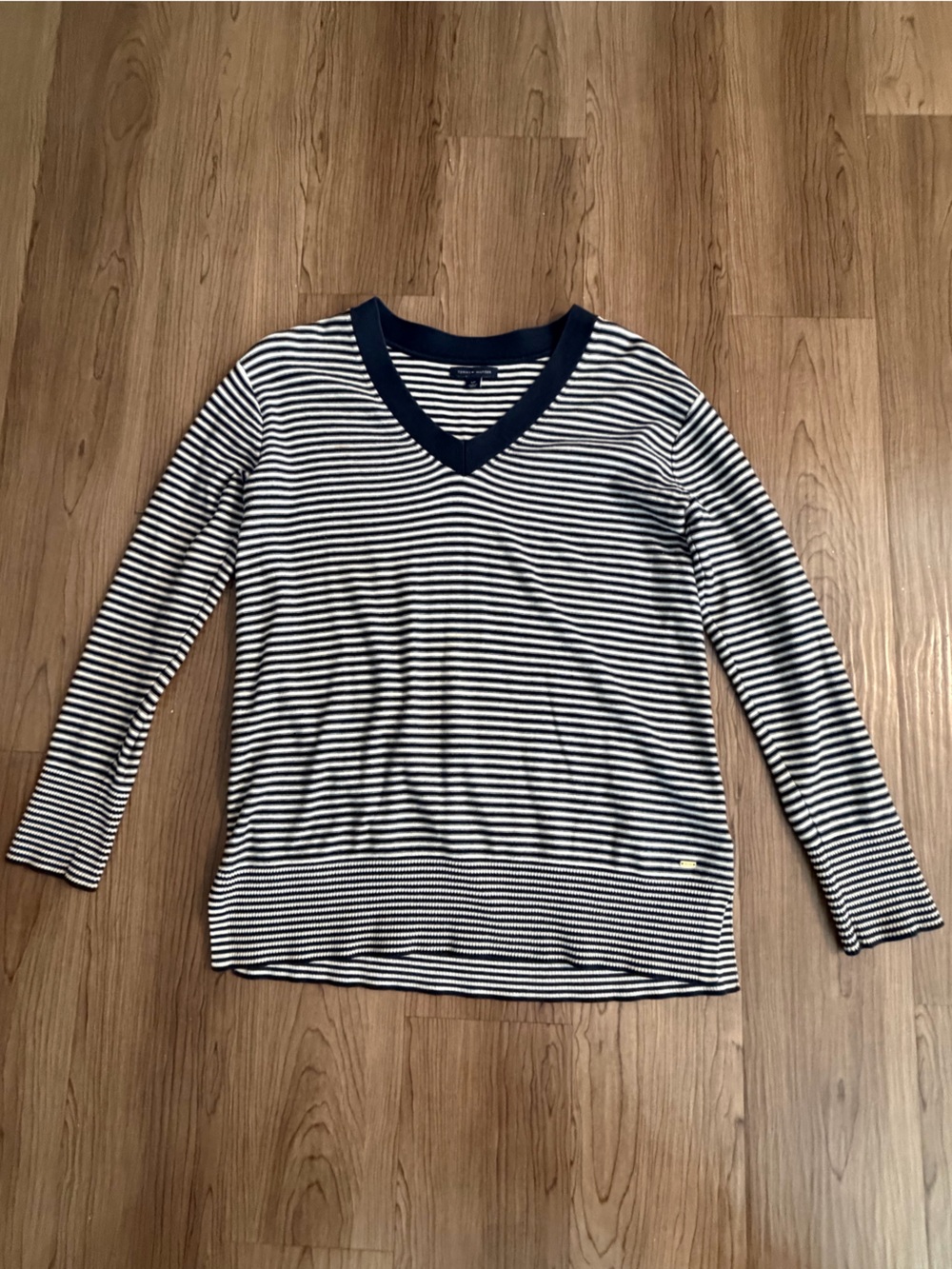Tommy Hilfiger Navy & White Striped women’s V-Neck Sweater 100% Cotton Small